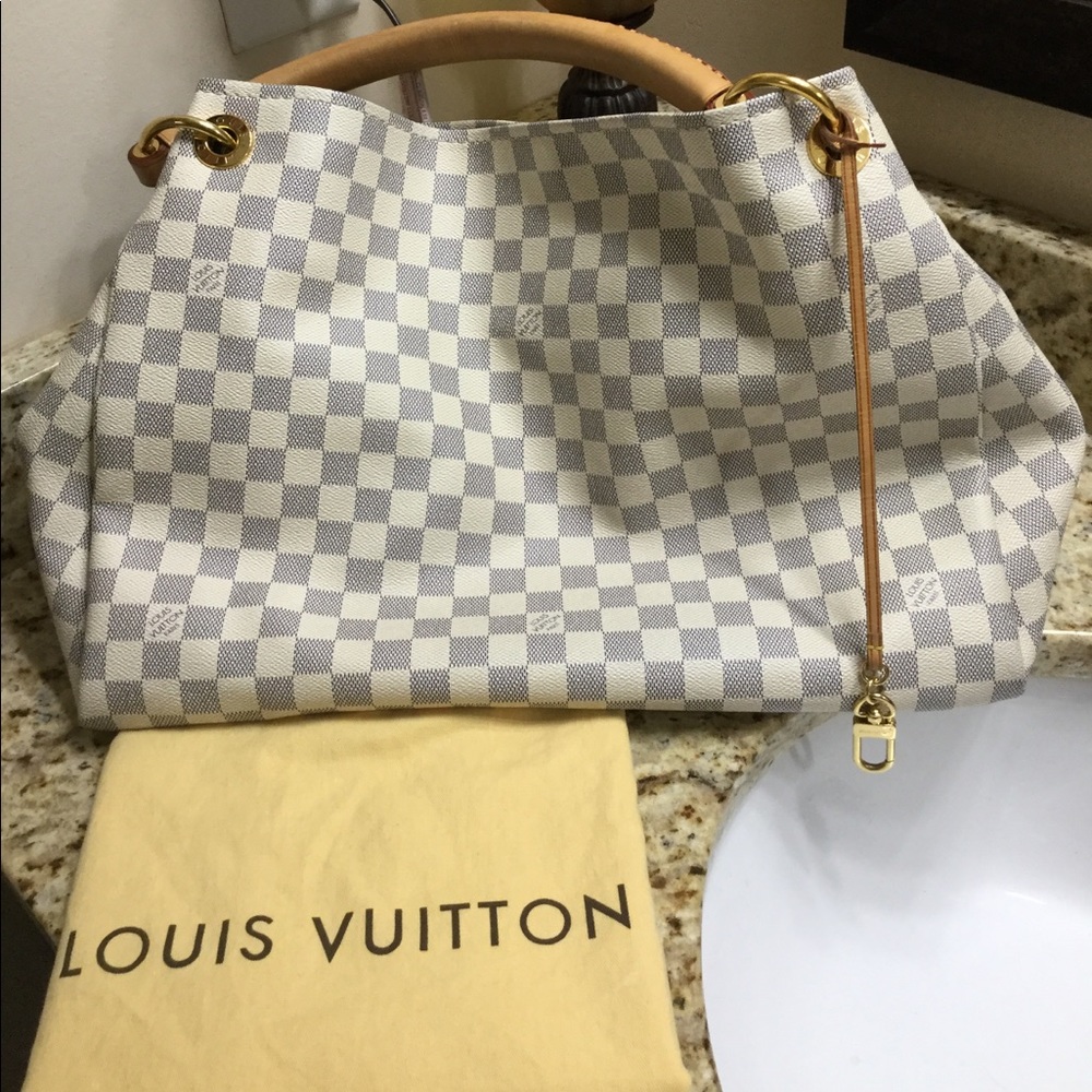 Louis Vuitton Artsy MM